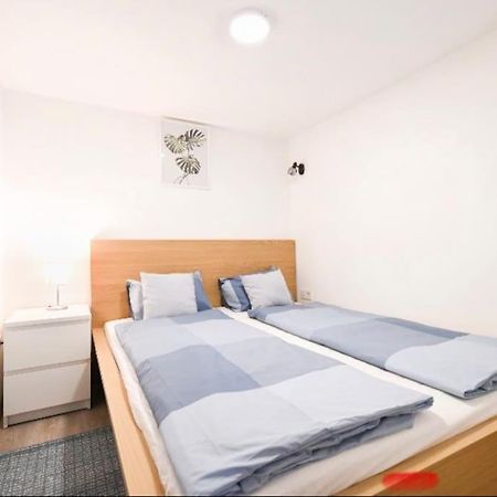 2 Bedroom Flat In Nyar Str., Boutique Budapest Esterno foto
