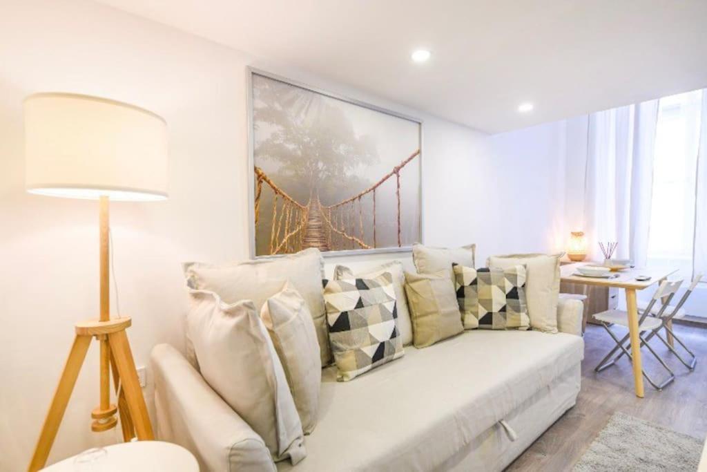 2 Bedroom Flat In Nyar Str., Boutique Budapest Esterno foto