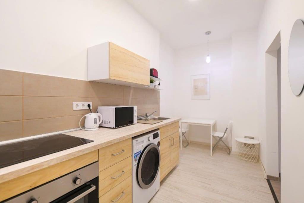 2 Bedroom Flat In Nyar Str., Boutique Budapest Esterno foto