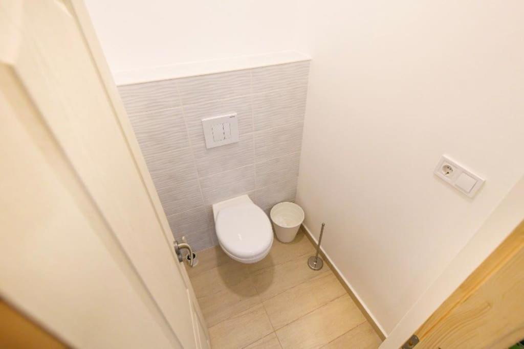 2 Bedroom Flat In Nyar Str., Boutique Budapest Esterno foto